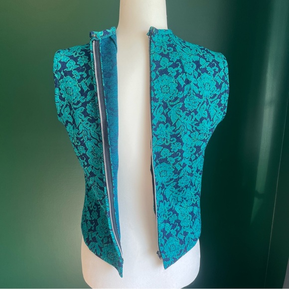 Vintage 1960’s Tunic Style Sleeveless Floral Metallic Top - Picture 9 of 12